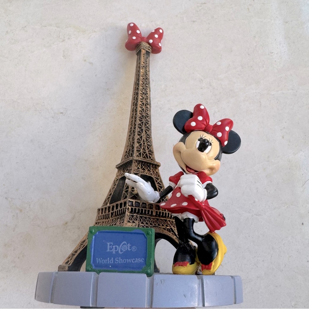Disney Epcot Mini Mouse figurine World Showcasese